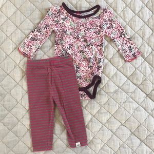 Burt’s Bees Baby bodysuit and pant set